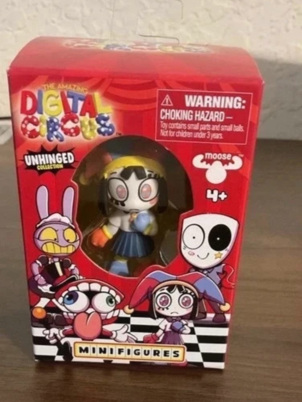 Digital circus The Amazing Digital Grubs Unhinged Minifigure - Red Packaging